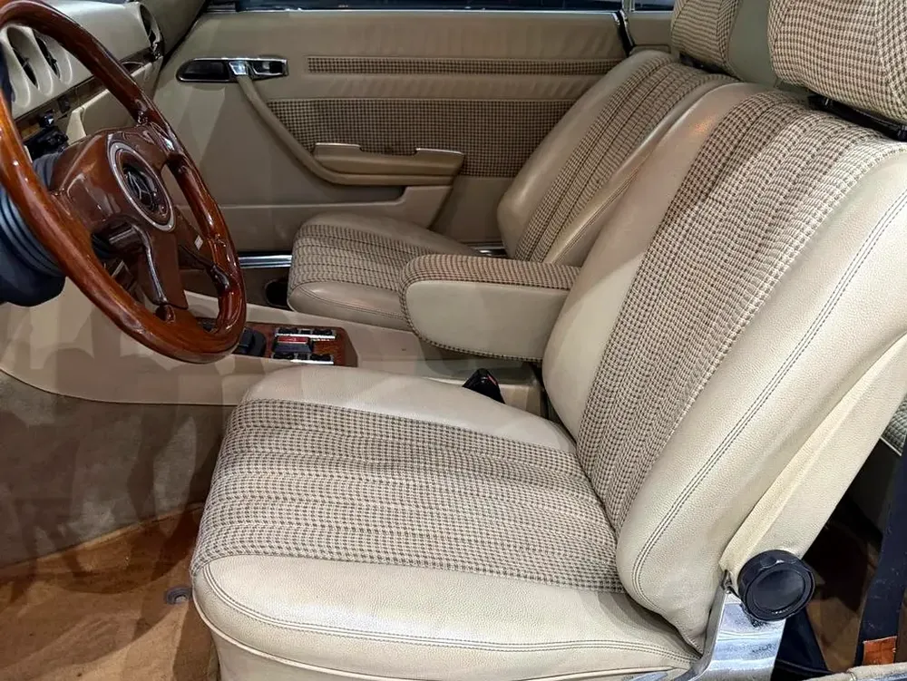 1978 Mercedes-Benz SLC-Class - Iconic Classic - Japanese Specs - Image 18