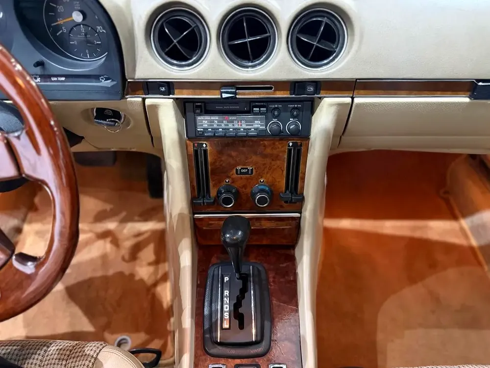 1978 Mercedes-Benz SLC-Class - Iconic Classic - Japanese Specs - Image 7