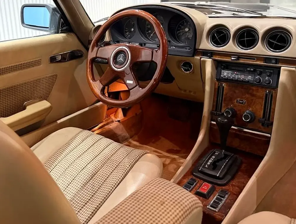 1978 Mercedes-Benz SLC-Class - Iconic Classic - Japanese Specs - Image 8