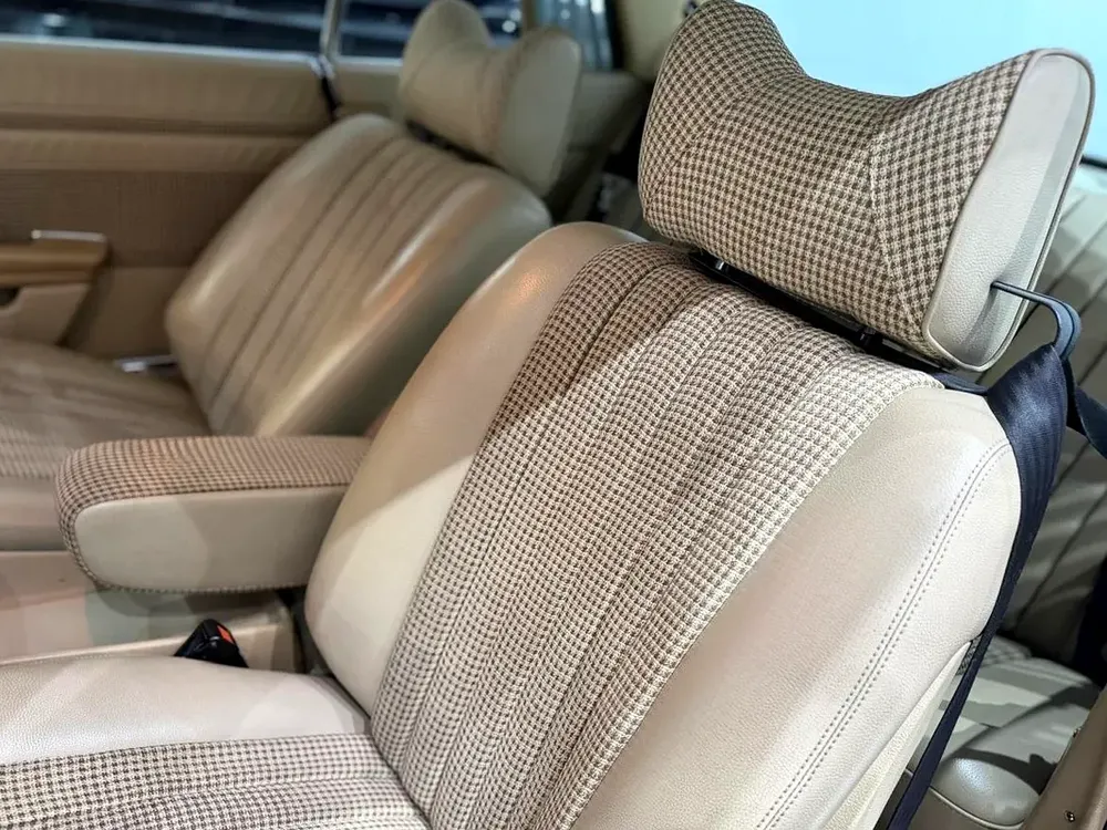 1978 Mercedes-Benz SLC-Class - Iconic Classic - Japanese Specs - Image 9