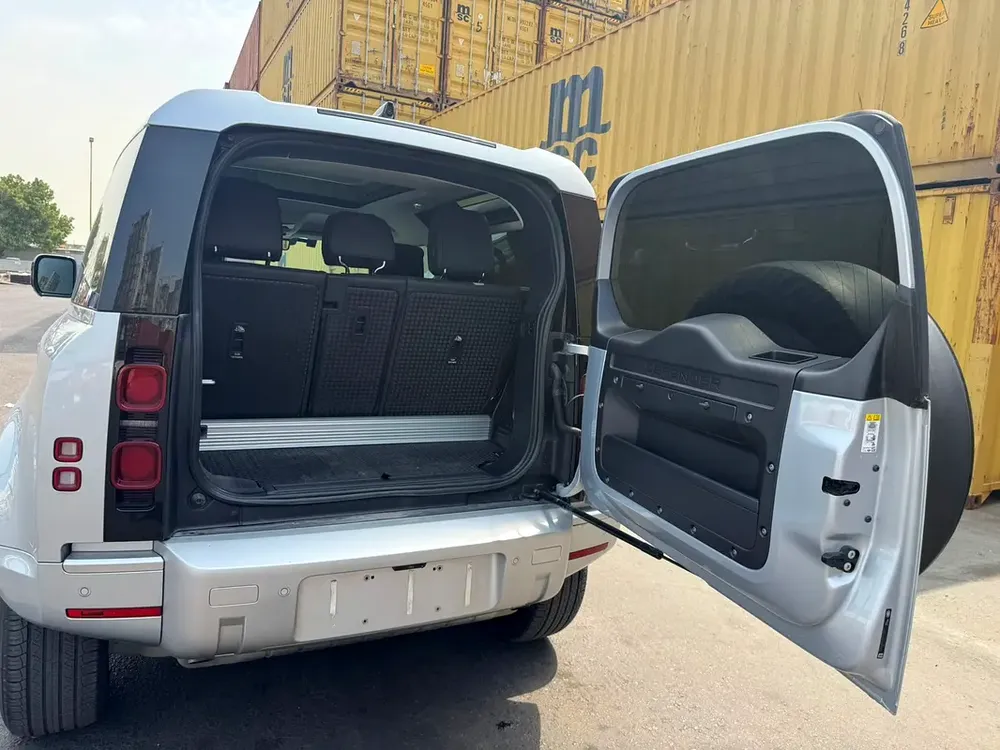 2023 Defender 90 3.0T P400 - Image 10