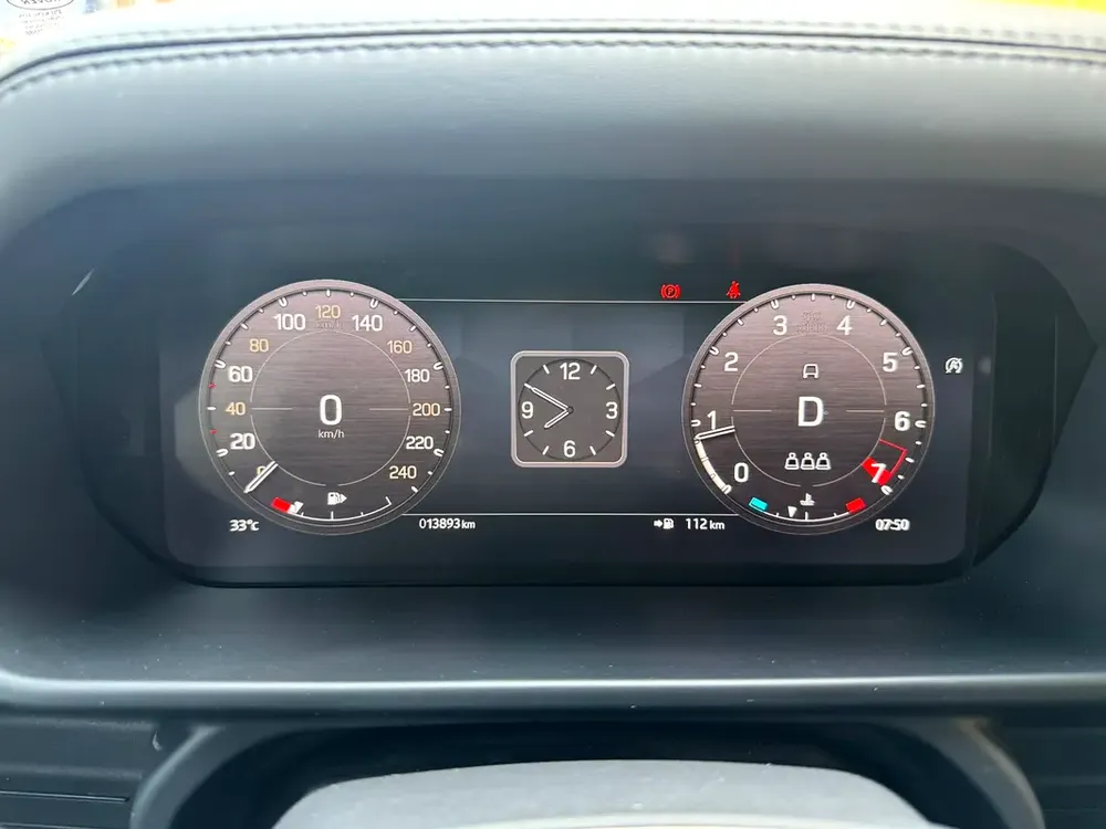 2023 Defender 90 3.0T P400 - Image 12