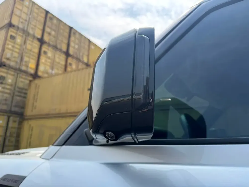 2023 Defender 90 3.0T P400 - Image 9