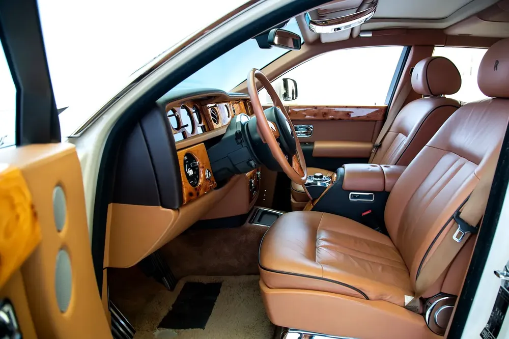 PHANTOM | SUNROOF | PEARL WHITE/TAN | WARRANTY AVAILABLE - Image 10