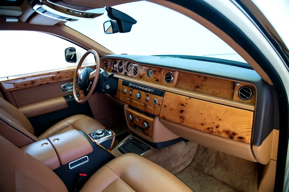PHANTOM | SUNROOF | PEARL WHITE/TAN | WARRANTY AVAILABLE - Image 12