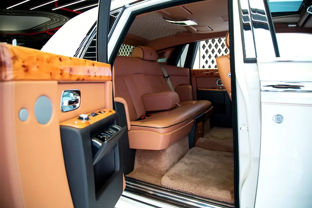 PHANTOM | SUNROOF | PEARL WHITE/TAN | WARRANTY AVAILABLE - Image 13