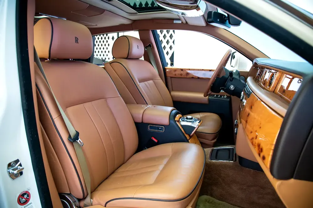 PHANTOM | SUNROOF | PEARL WHITE/TAN | WARRANTY AVAILABLE - Image 14