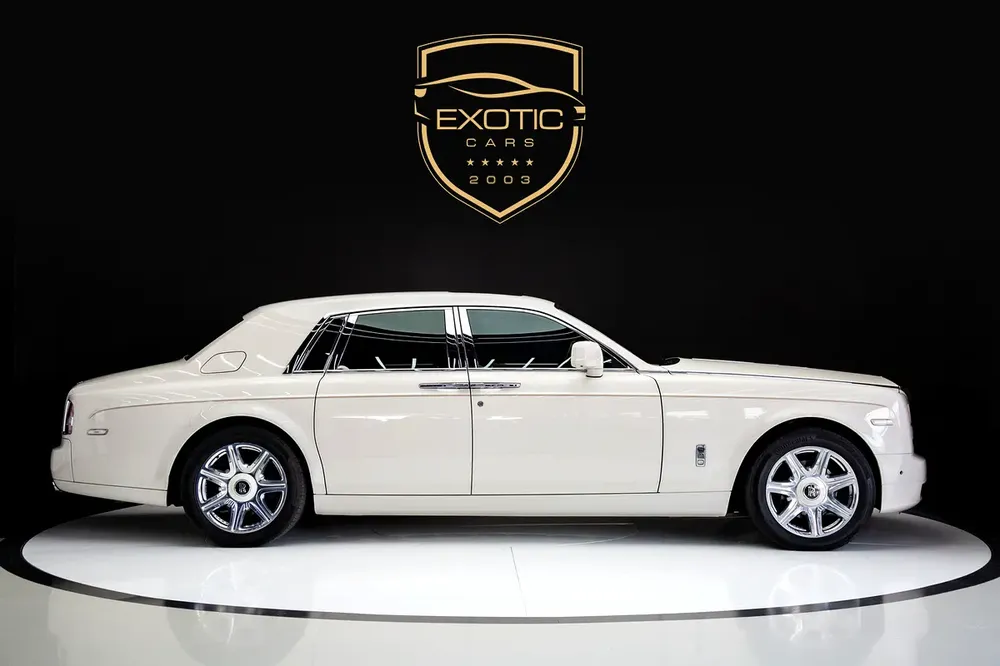 PHANTOM | SUNROOF | PEARL WHITE/TAN | WARRANTY AVAILABLE - Image 4