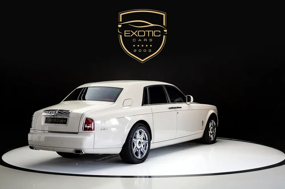 PHANTOM | SUNROOF | PEARL WHITE/TAN | WARRANTY AVAILABLE - Image 5