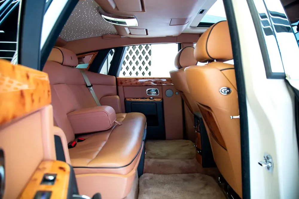 PHANTOM | SUNROOF | PEARL WHITE/TAN | WARRANTY AVAILABLE - Image 8