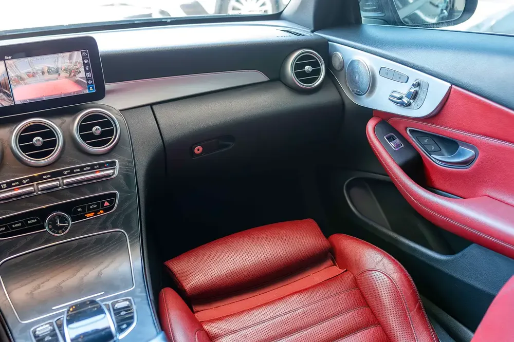 Mercedes-Benz C 300 Cabriolet 2019 - American Specs - Image 17