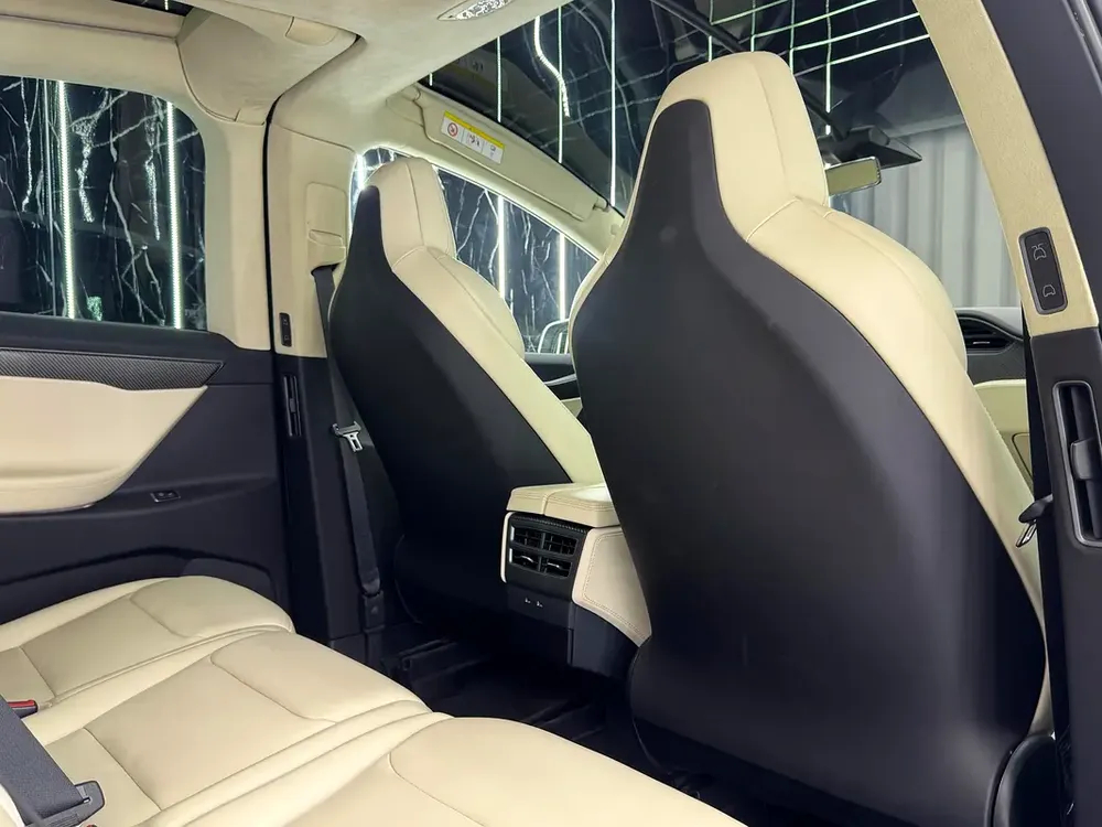 2018 Tesla Model X 75D, Full Service History, Carbon Fiber Package, Falcon Wing, GCC - Image 13