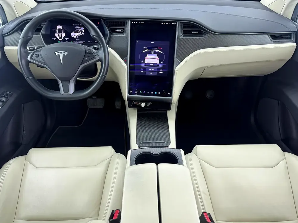 2018 Tesla Model X 75D, Full Service History, Carbon Fiber Package, Falcon Wing, GCC - Image 7