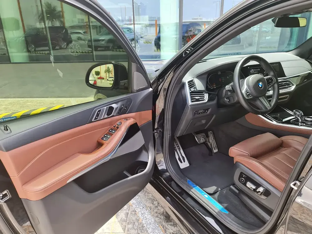 Clean BMW X5 Serviced at Dealer at all times - Image 10