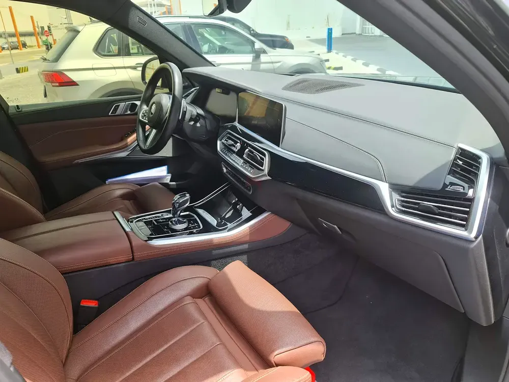 Clean BMW X5 Serviced at Dealer at all times - Image 5