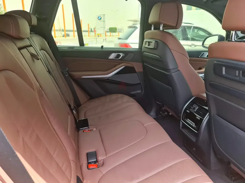 Clean BMW X5 Serviced at Dealer at all times - Image 7