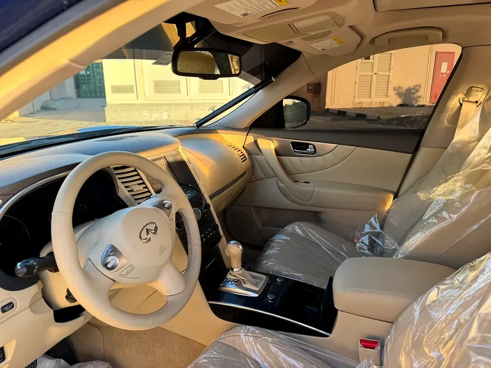 Infiniti QX70 Excellence 2015 GCC Specs - Image 8