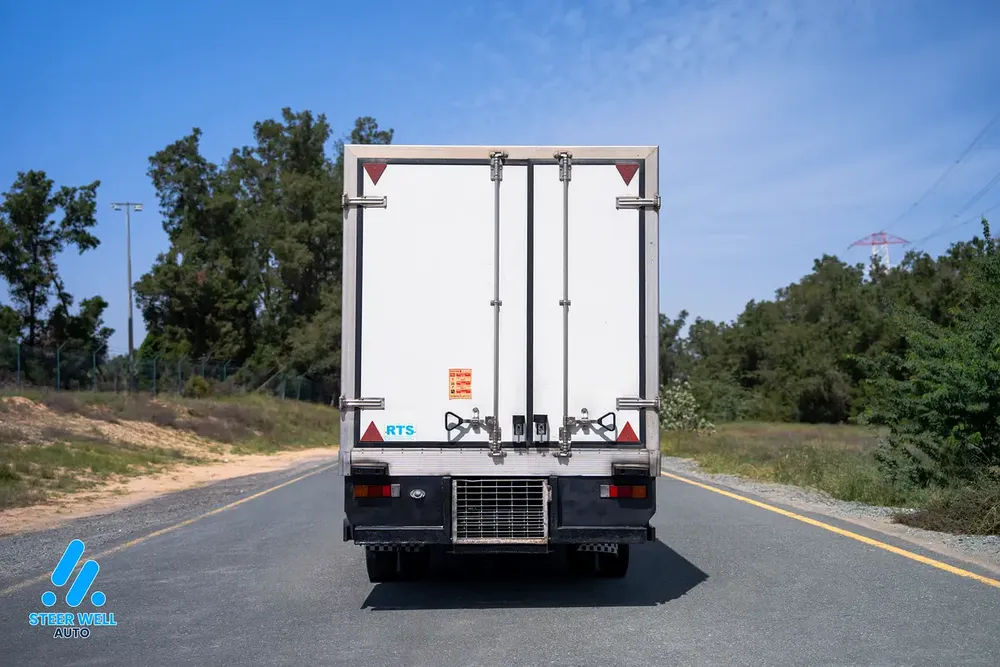 2021 Mitsubishi Canter Long Chassis | Freezer Box (Thermo King T560) | GCC Specs - Image 11