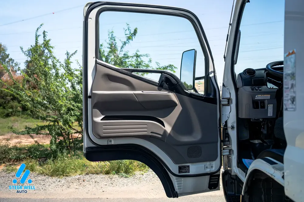 2021 Mitsubishi Canter Long Chassis | Freezer Box (Thermo King T560) | GCC Specs - Image 13