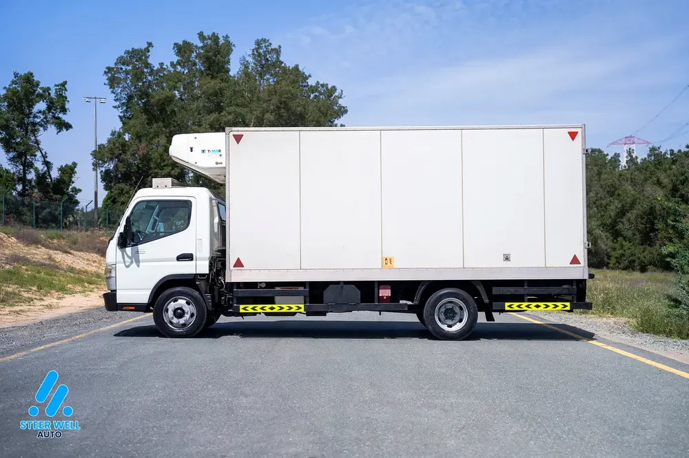 2021 Mitsubishi Canter Long Chassis | Freezer Box (Thermo King T560) | GCC Specs - Image 5