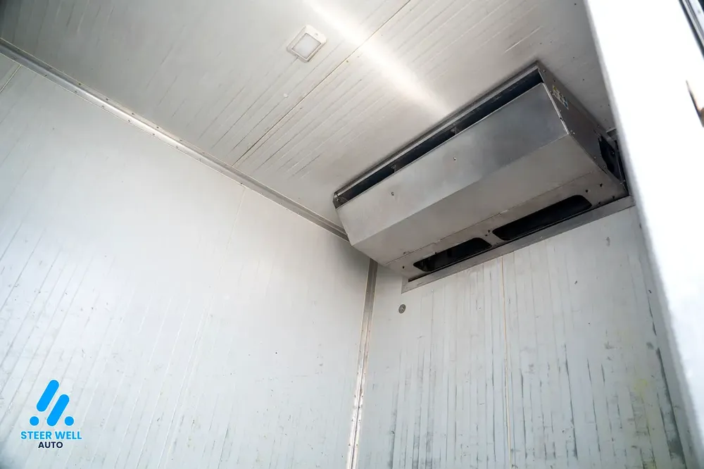 2021 Mitsubishi Canter Long Chassis | Freezer Box (Thermo King T560) | GCC Specs - Image 8