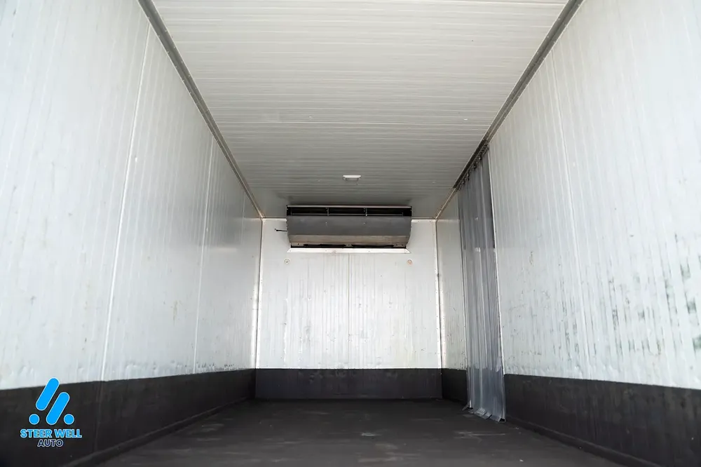 2021 Mitsubishi Canter Long Chassis | Freezer Box (Thermo King T560) | GCC Specs - Image 9