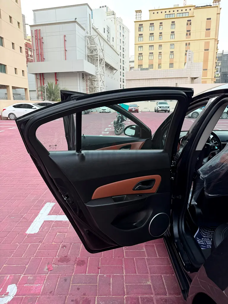 2016 Chevrolet Cruze LT GCC Specs - Excellent Condition - Image 14