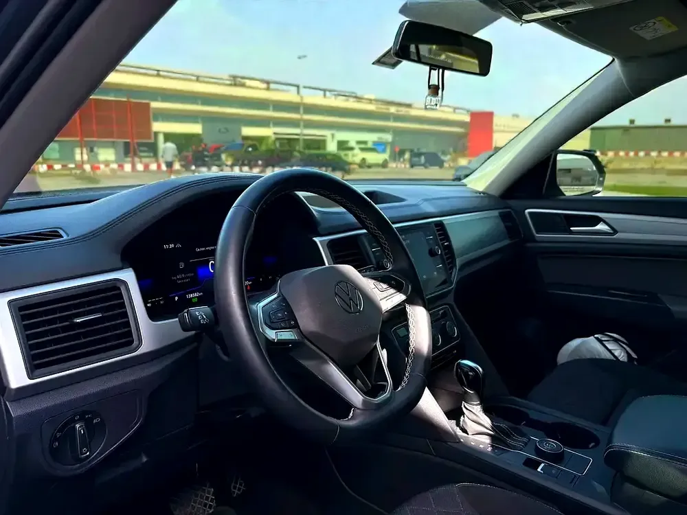 AED 1,040 P.M | 0% DOWN PAYMENT | VW TERAMONT 3.6L V6 | 2022 - Image 11