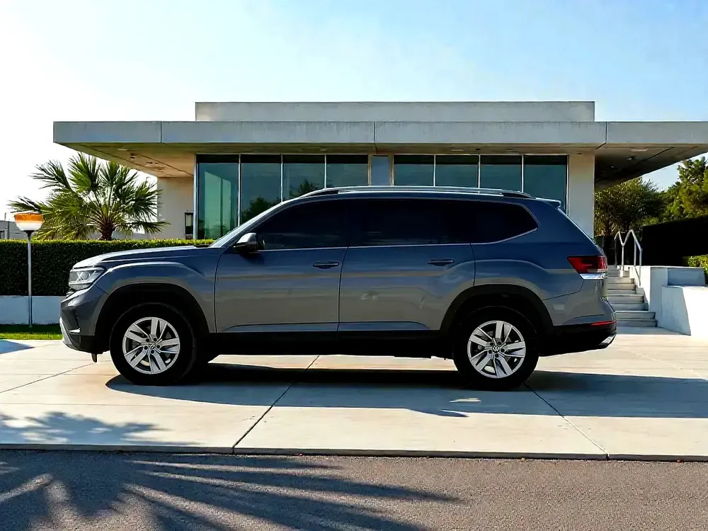 AED 1,040 P.M | 0% DOWN PAYMENT | VW TERAMONT 3.6L V6 | 2022 - Image 6