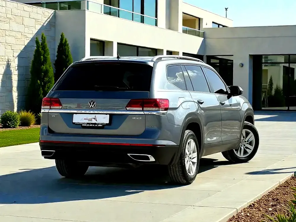 AED 1,040 P.M | 0% DOWN PAYMENT | VW TERAMONT 3.6L V6 | 2022 - Image 7