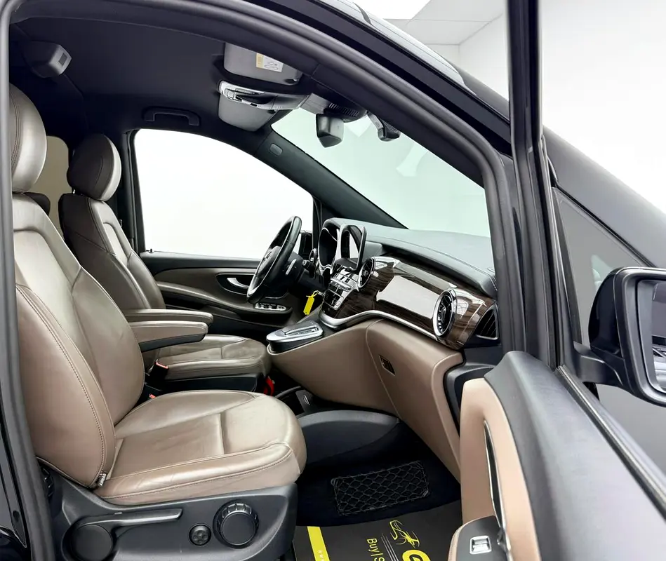 2023 Mercedes Benz V250 Premium, Warranty, 8 Seater, Fully Loaded, Excellent Condition, GCC - Image 9