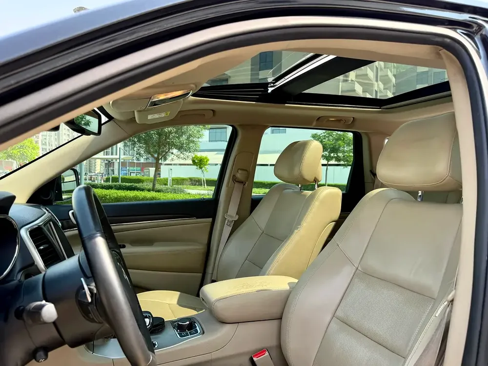 Jeep Grand Cherokee Limited 2014 GCC Specs - Pristine Condition - Image 10
