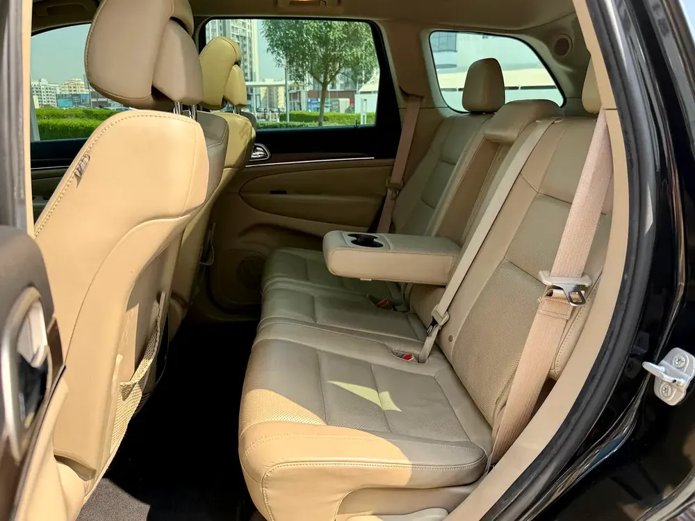 Jeep Grand Cherokee Limited 2014 GCC Specs - Pristine Condition - Image 11