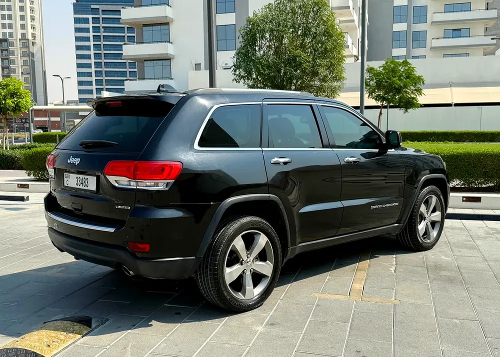 Jeep Grand Cherokee Limited 2014 GCC Specs - Pristine Condition - Image 5