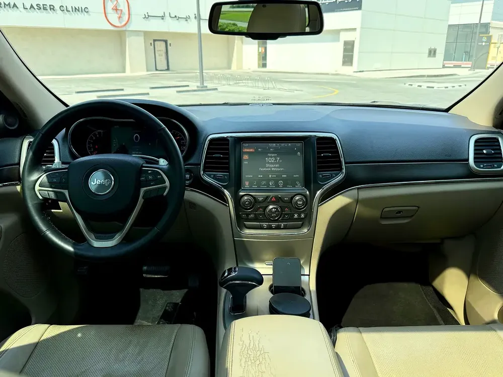 Jeep Grand Cherokee Limited 2014 GCC Specs - Pristine Condition - Image 9