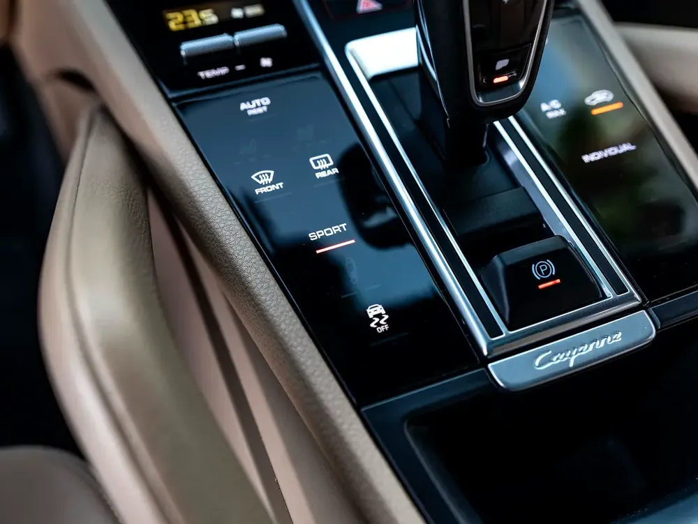 0% DOWN PAYMENT | THE MAY ADVANTAGE | LUXURY PERFORMANCE | CAYENNE | GCC | WARRANTY - Image 14