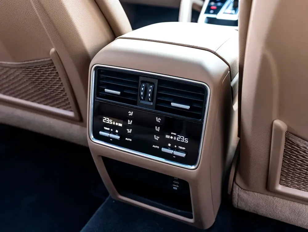 0% DOWN PAYMENT | THE MAY ADVANTAGE | LUXURY PERFORMANCE | CAYENNE | GCC | WARRANTY - Image 19