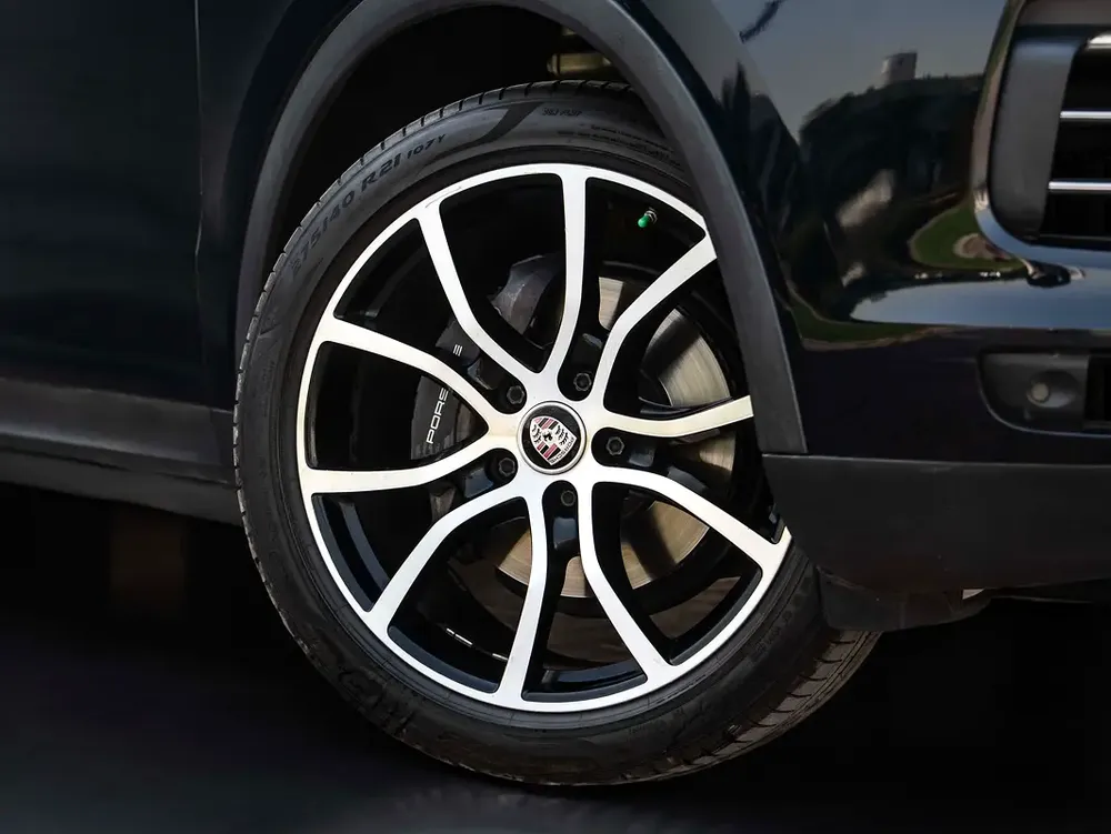 0% DOWN PAYMENT | THE MAY ADVANTAGE | LUXURY PERFORMANCE | CAYENNE | GCC | WARRANTY - Image 7