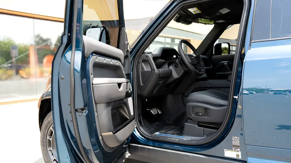2026 Land Rover Defender Octa | Brand New - Image 9