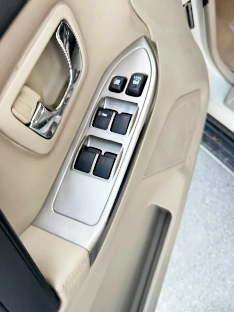 Mitsubishi Pajero GLS MID 2019 - GCC Specs - Excellent Condition - Image 13
