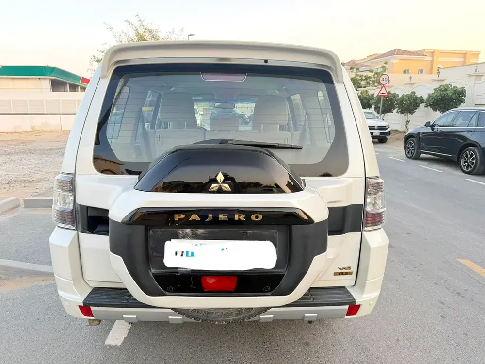 Mitsubishi Pajero GLS MID 2019 - GCC Specs - Excellent Condition - Image 5