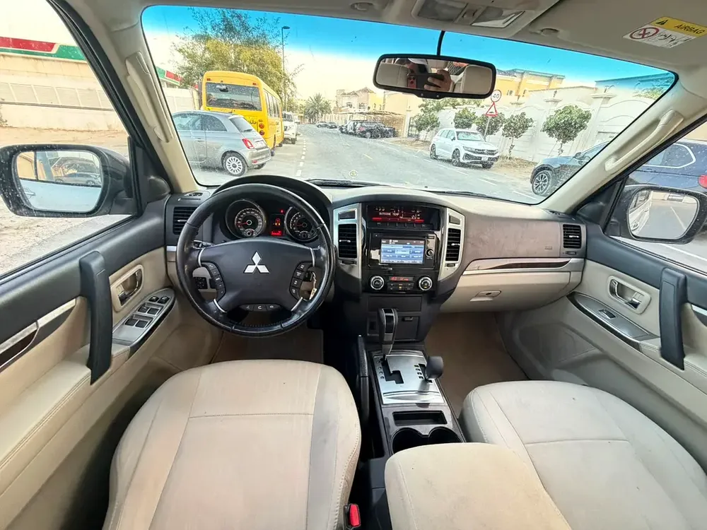 Mitsubishi Pajero GLS MID 2019 - GCC Specs - Excellent Condition - Image 8
