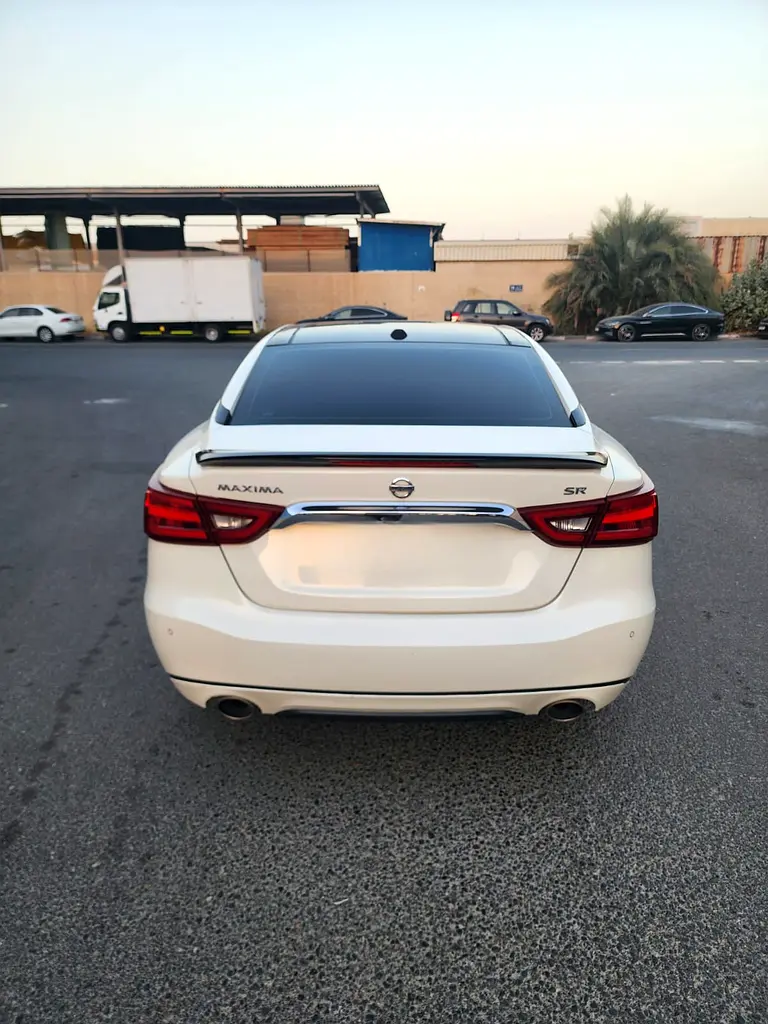 Stunning Nissan Maxima SR 2018 | GCC Specs | Low Mileage | Top Luxury Trim - Image 4