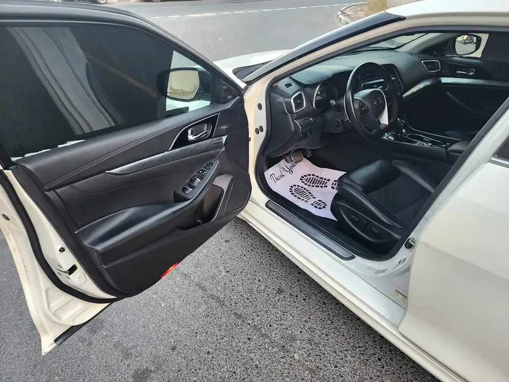 Stunning Nissan Maxima SR 2018 | GCC Specs | Low Mileage | Top Luxury Trim - Image 5