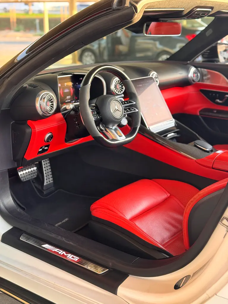 Mercedes-Benz SL 63 AMG 2022 - American Specs - Image 8