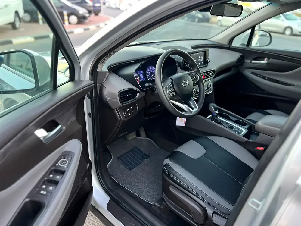 2019 Hyndai Santafe MidOption+ - 2.4L V4 - 4x4 AWD - Rear Camera - Leather Seat  5 Seats - Image 10