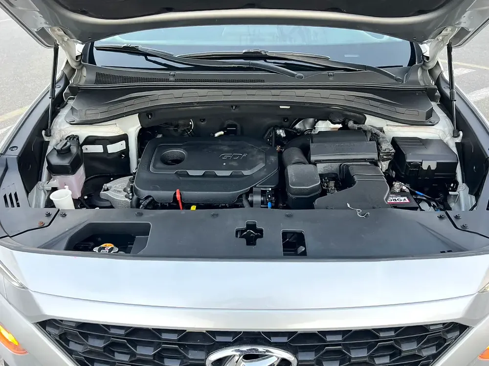 2019 Hyndai Santafe MidOption+ - 2.4L V4 - 4x4 AWD - Rear Camera - Leather Seat  5 Seats - Image 18