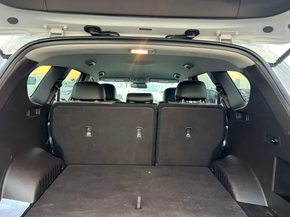 2019 Hyndai Santafe MidOption+ - 2.4L V4 - 4x4 AWD - Rear Camera - Leather Seat  5 Seats - Image 19