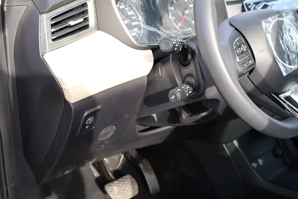2025 MG RX5 1.5L PETROL A/T STD GCC SPEC - Image 8
