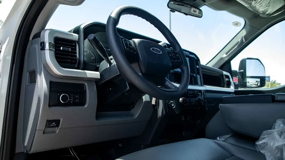 Ford F-550 XL SUPERDUTY 6.7L Power Stroke Turbo Diesel V8 | REGULAR CHASSY | 2024 - Image 10